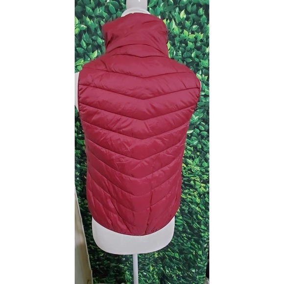 NWOT Women’s Arizona Puffer Vest- Burgundy Medium - Picture 5 of 9